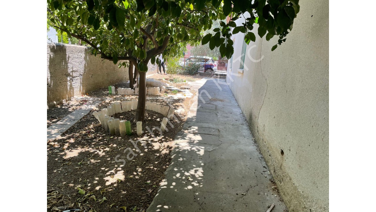 Lefkoşa Kızılbaş�ta Satılık Müstakil Ev Ve Arsa Arsa 5 Kat Apartman